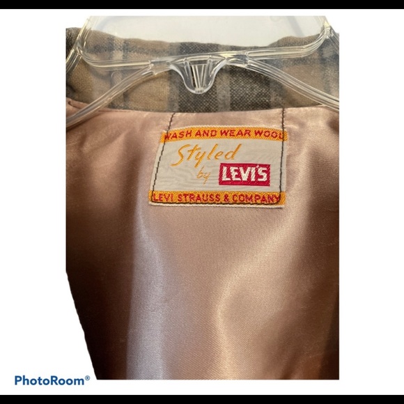 ⚠️CLOSET CLOSING⚠️ Vintage Levi’s “Big E” Plaid Wool Coat - Picture 3 of 4